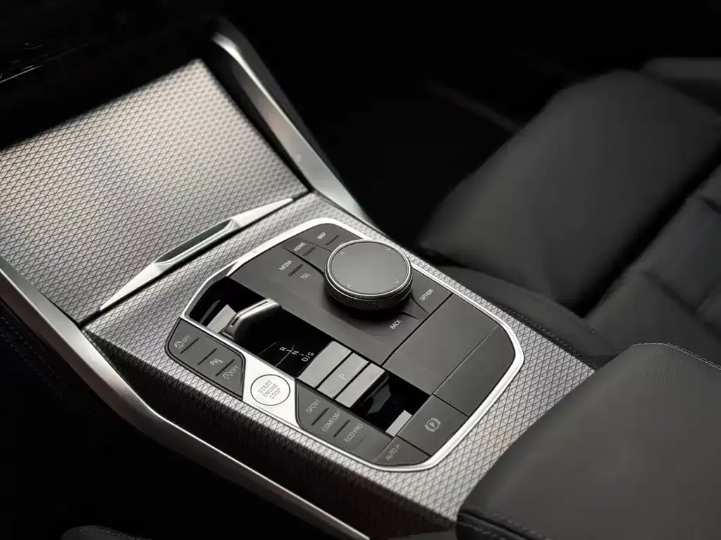 BMW M240i — фото 9