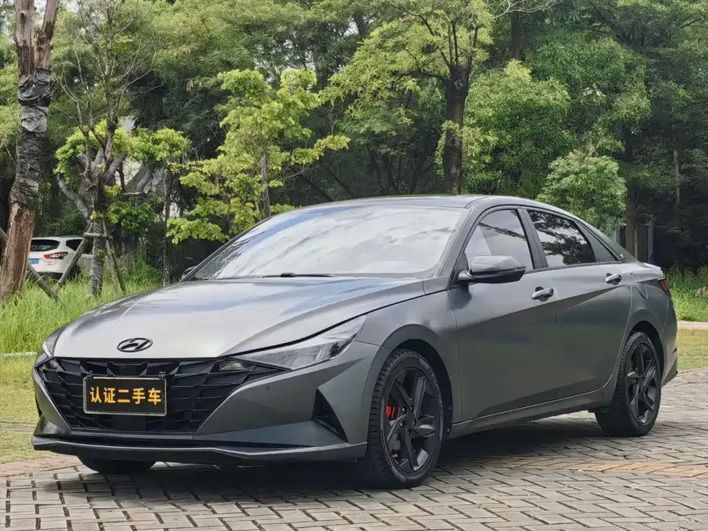 Hyundai Elantra — фото 1