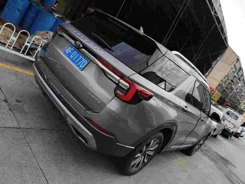 Ford Explorer — фото 10