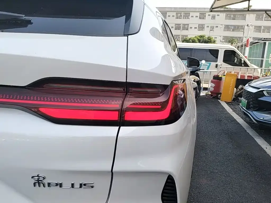 BYD PLUS New Energy — фото 3