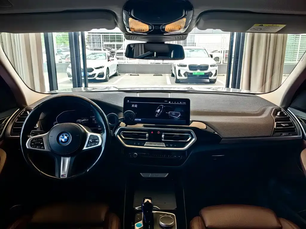 BMW iX3 — фото 5
