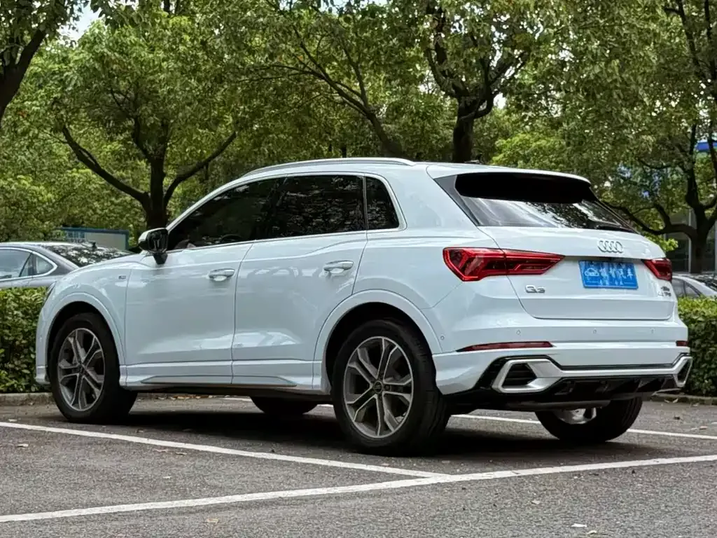 Audi Q3 — фото 10