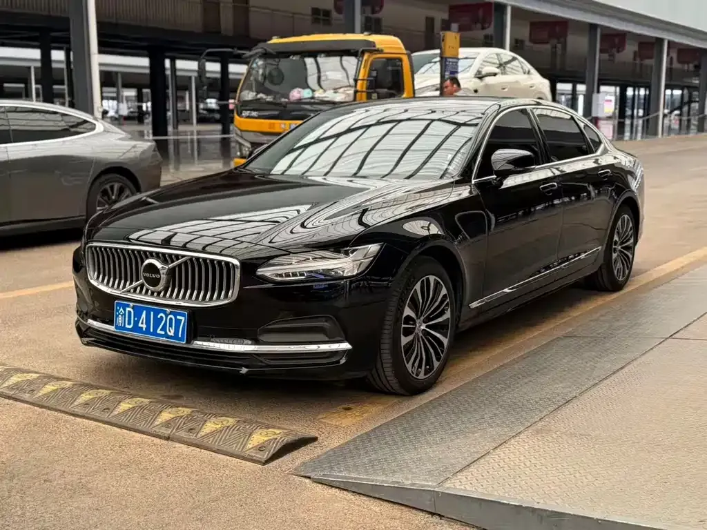 Volvo S90 — фото 1