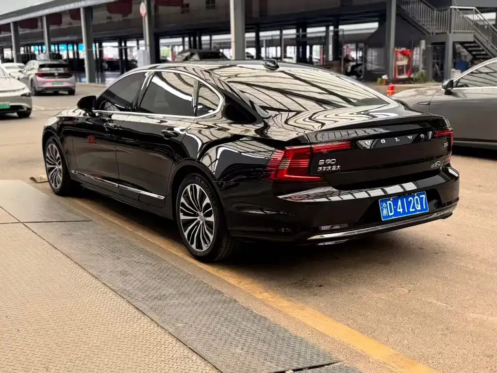 Volvo S90 — фото 5