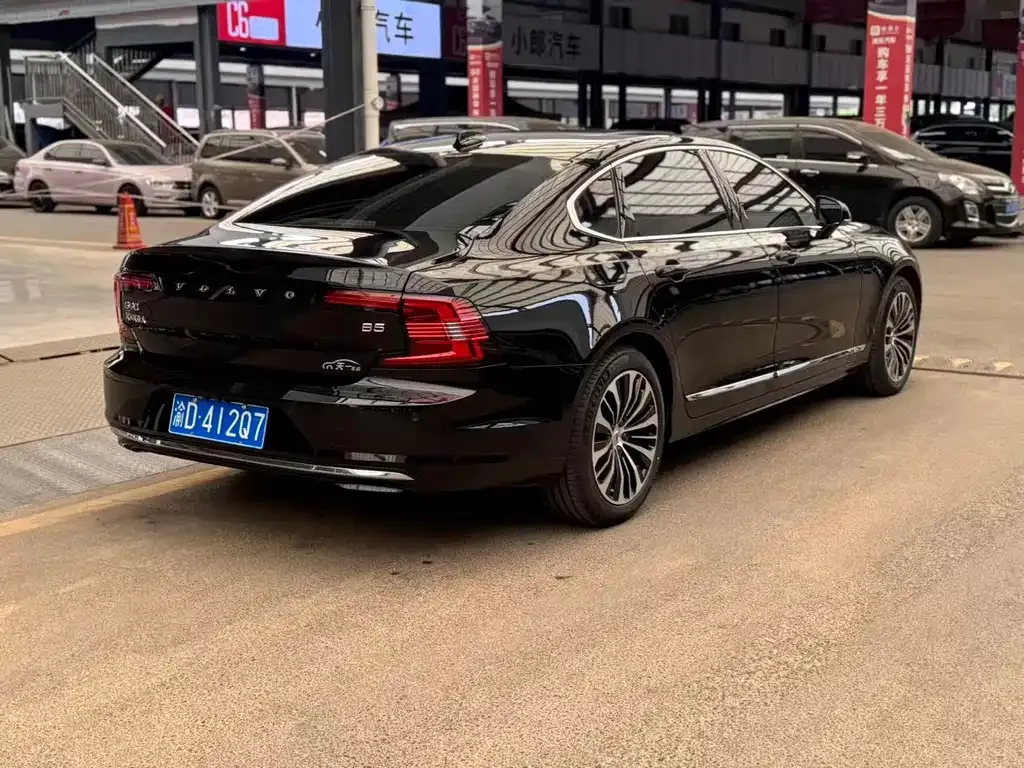 Volvo S90 — фото 8