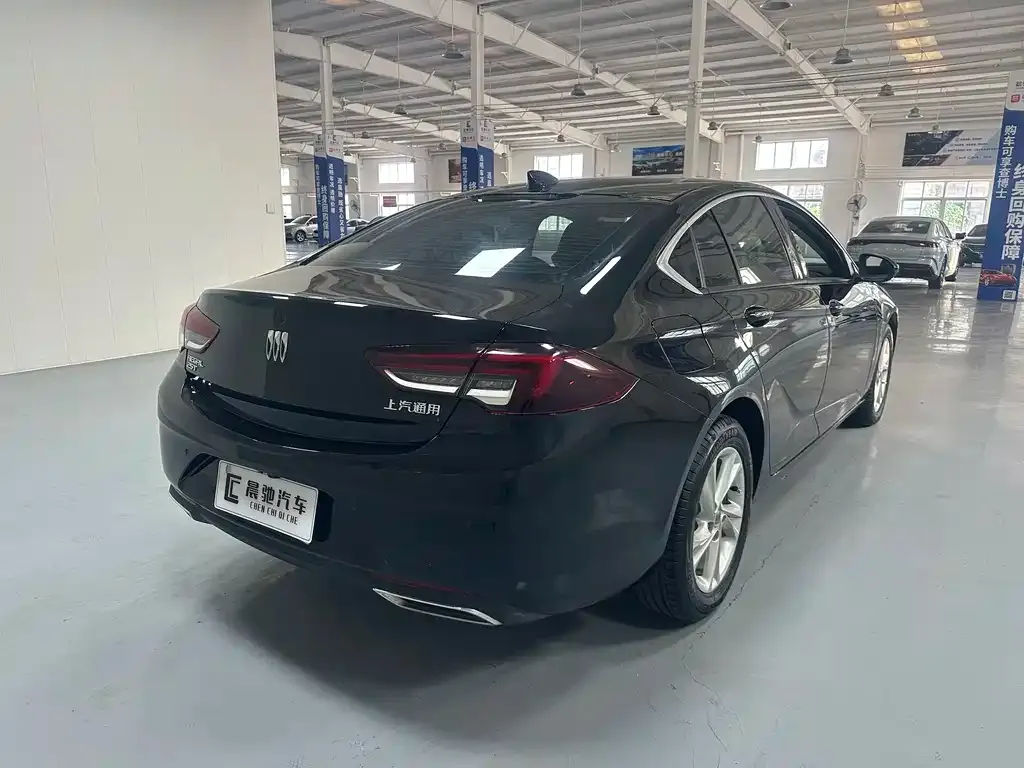 Buick Regal — фото 10