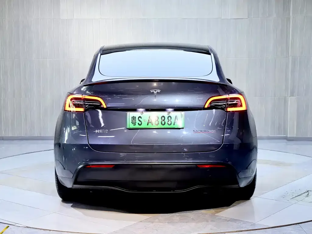 Tesla Model Y — фото 4