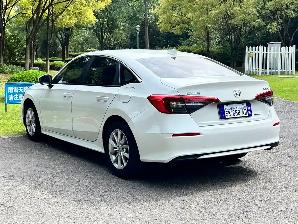 Honda Civic — фото 5