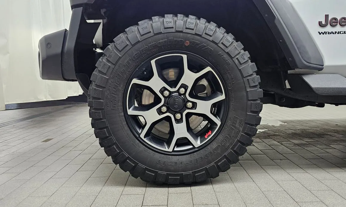 Jeep Wrangler — фото 10