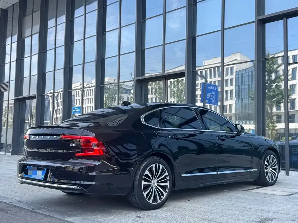 Volvo S90 — фото 6
