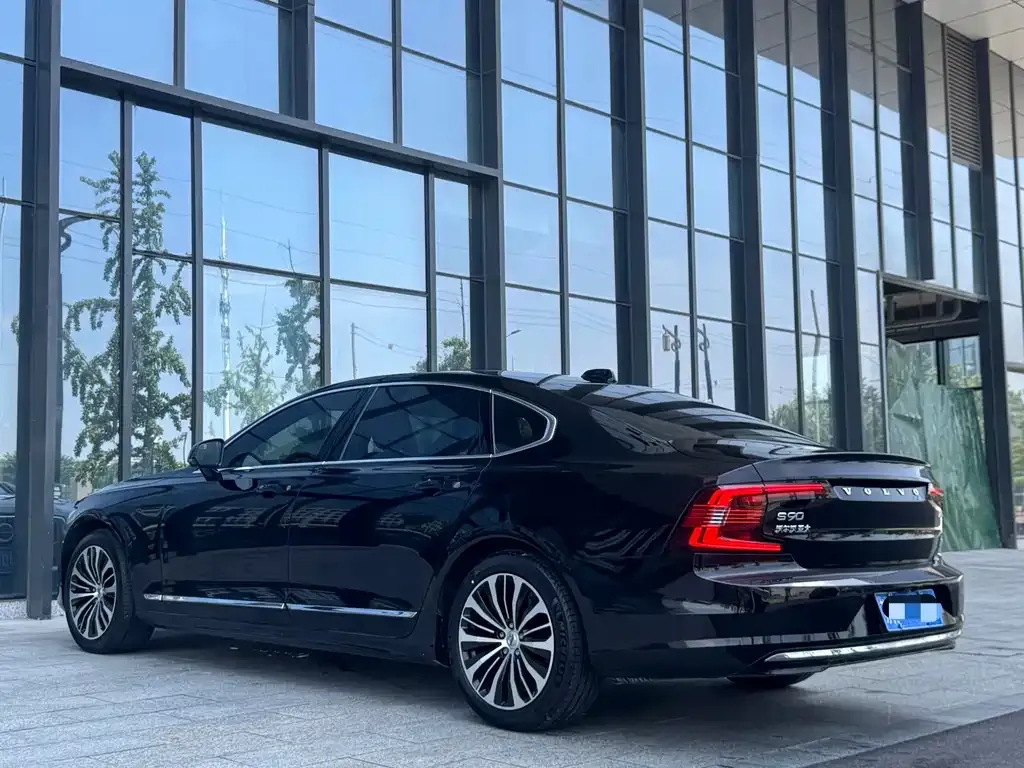 Volvo S90 — фото 2