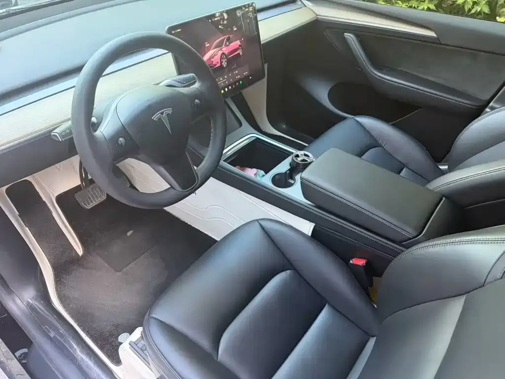 Tesla Model Y — фото 6