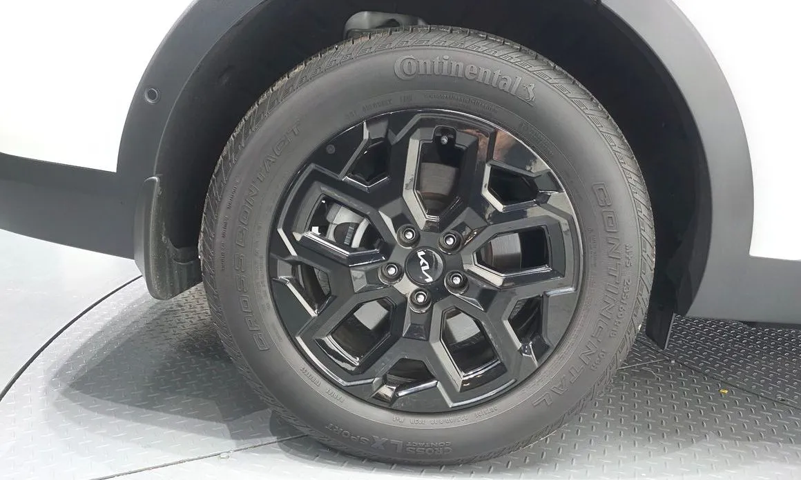 Kia Sorento — фото 9
