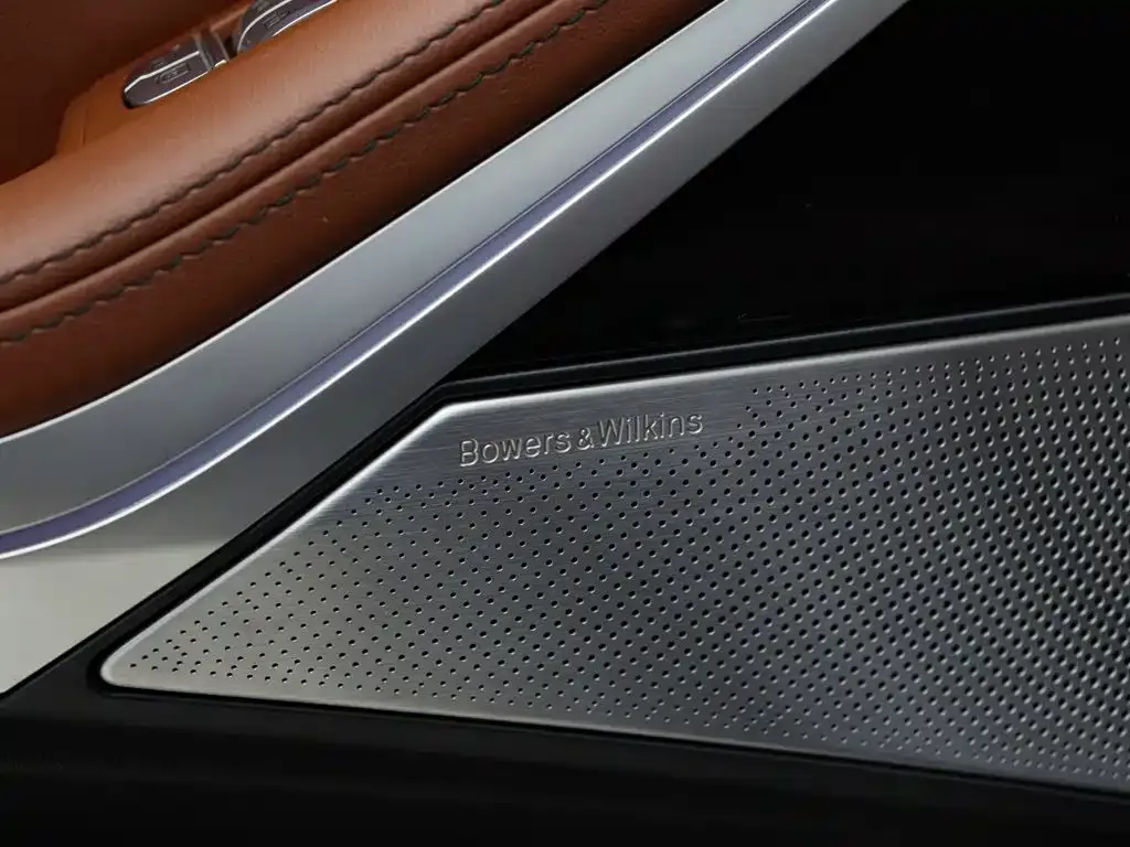 BMW X7 M60i — фото 5