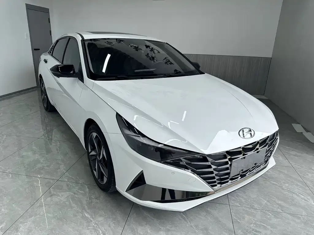Hyundai Elantra — фото 8