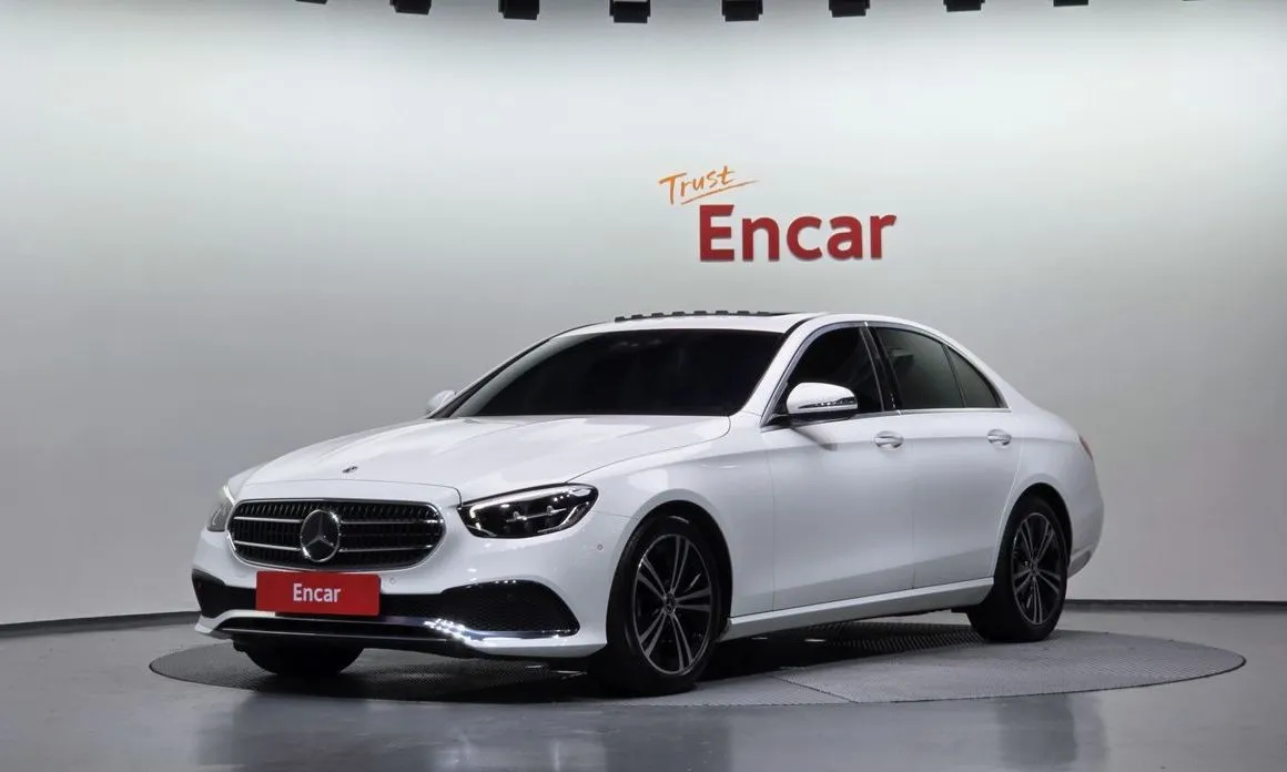 Mercedes-Benz E-Class — фото 1