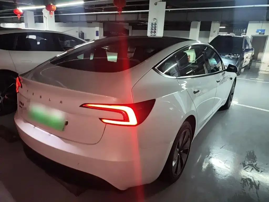 Tesla Model 3 — фото 6