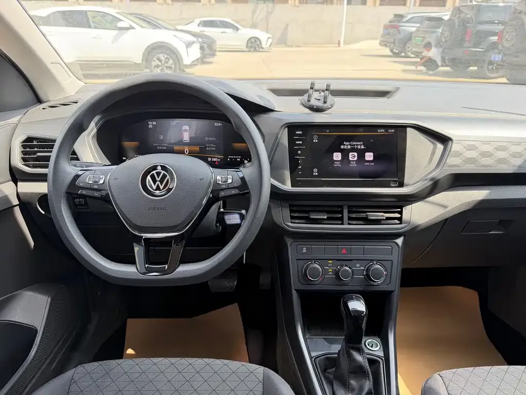 Volkswagen T-Cross — фото 4