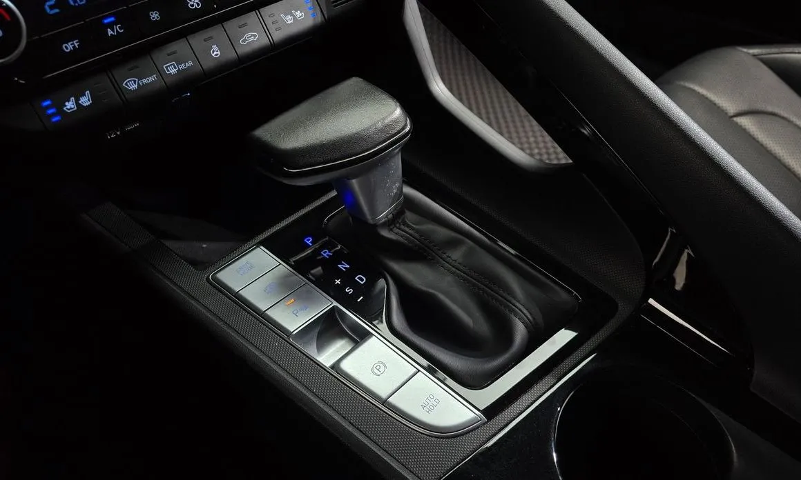 Hyundai AVANTE — фото 9