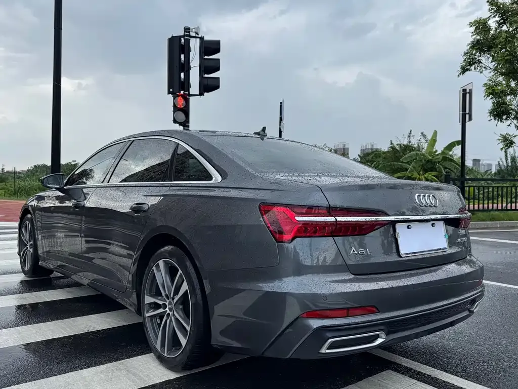 Audi A6L — фото 7