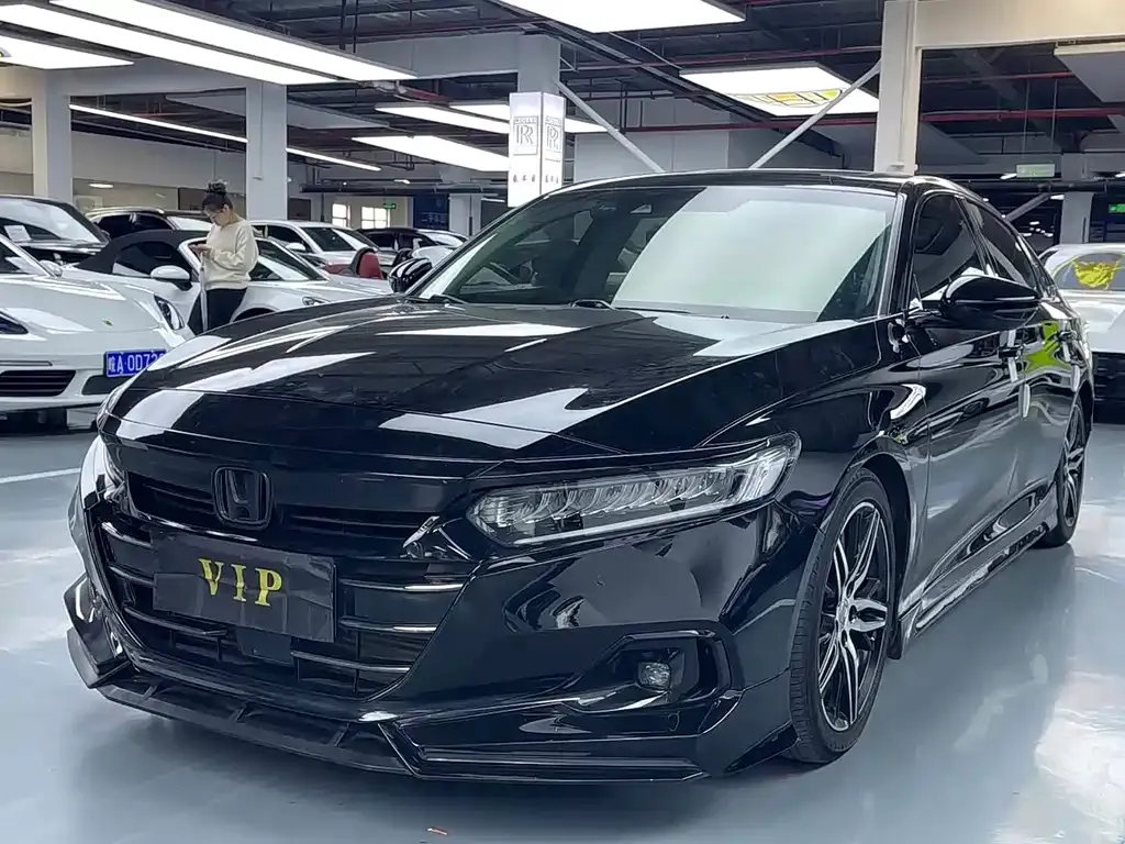 Honda Accord — фото 1