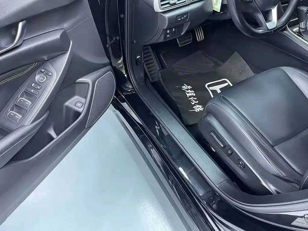 Honda Accord — фото 4
