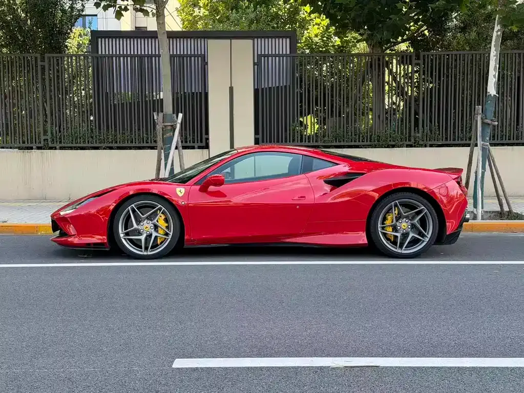 Ferrari F8 — фото 10