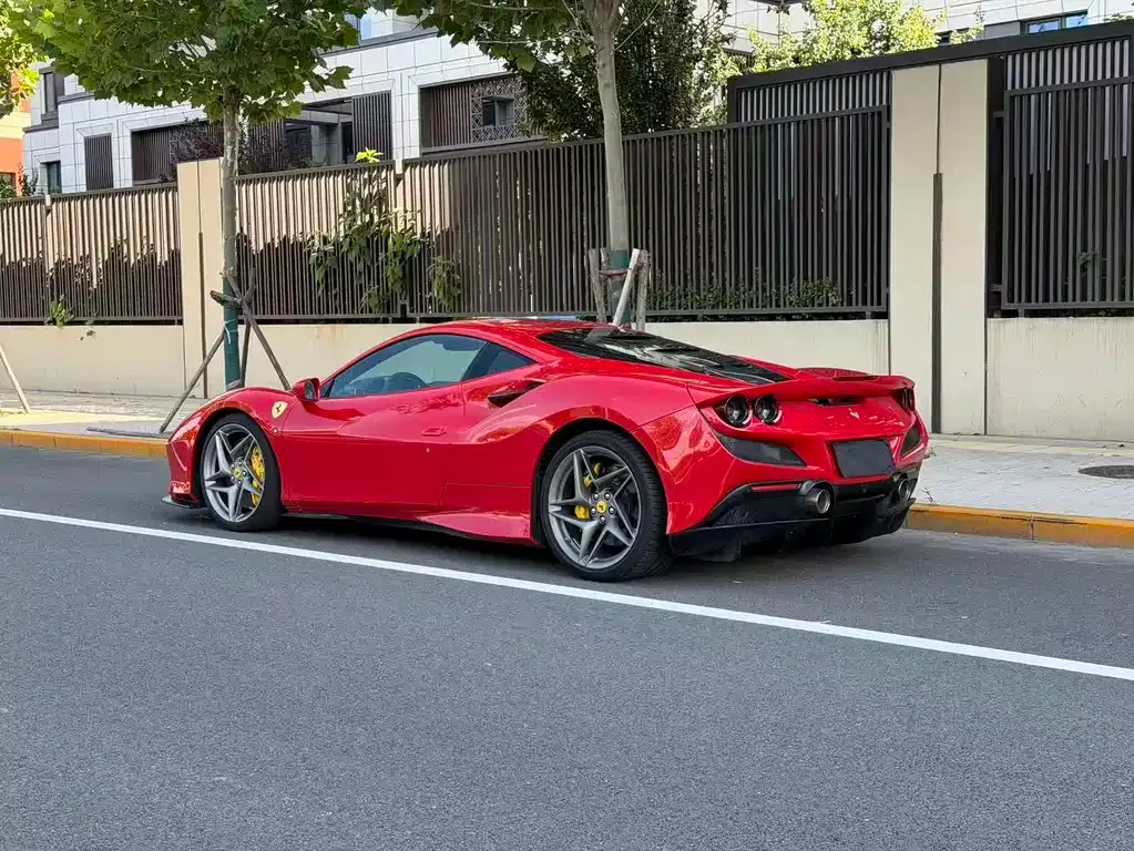 Ferrari F8 — фото 7