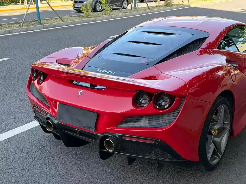 Ferrari F8 — фото 8