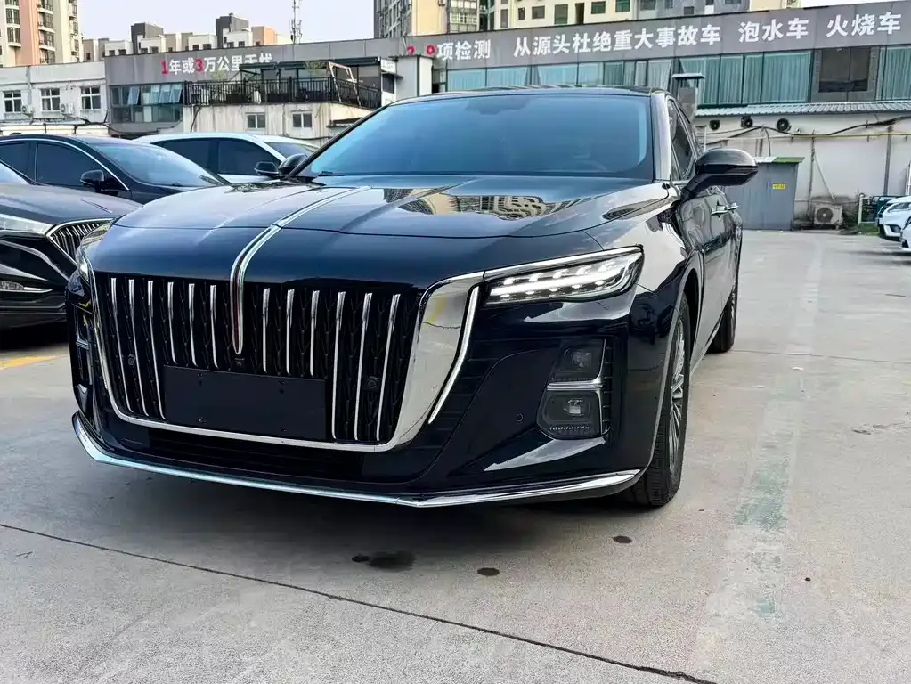Hongqi H5 — фото 1