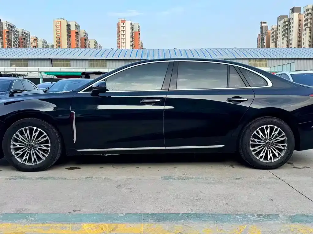 Hongqi H5 — фото 7