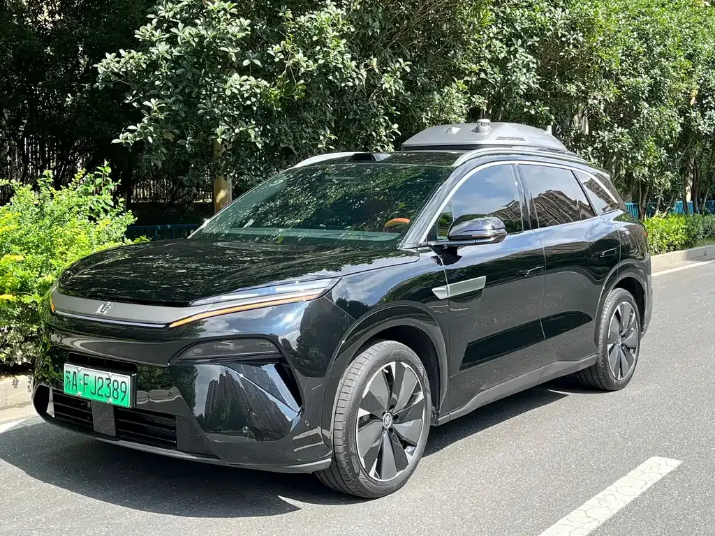BYD Tang L — фото 1
