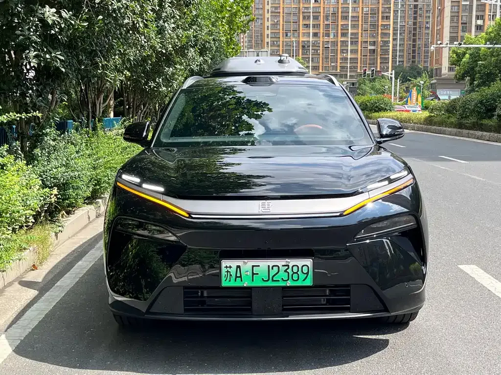 BYD Tang L — фото 10