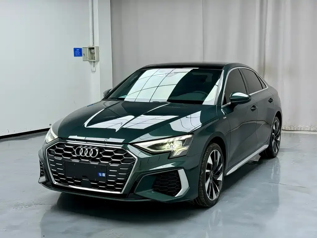 Audi A3 — фото 1