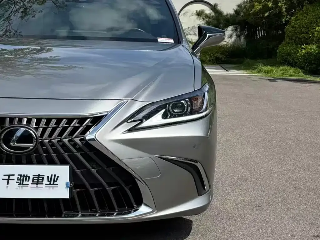 Lexus ES — фото 7