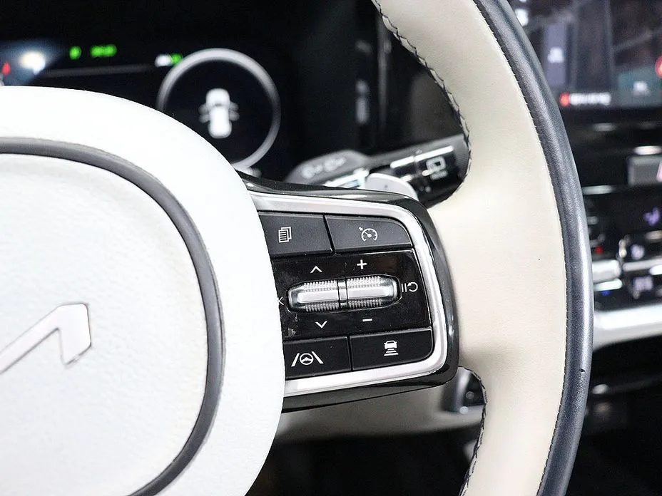 Kia Sorento — фото 8