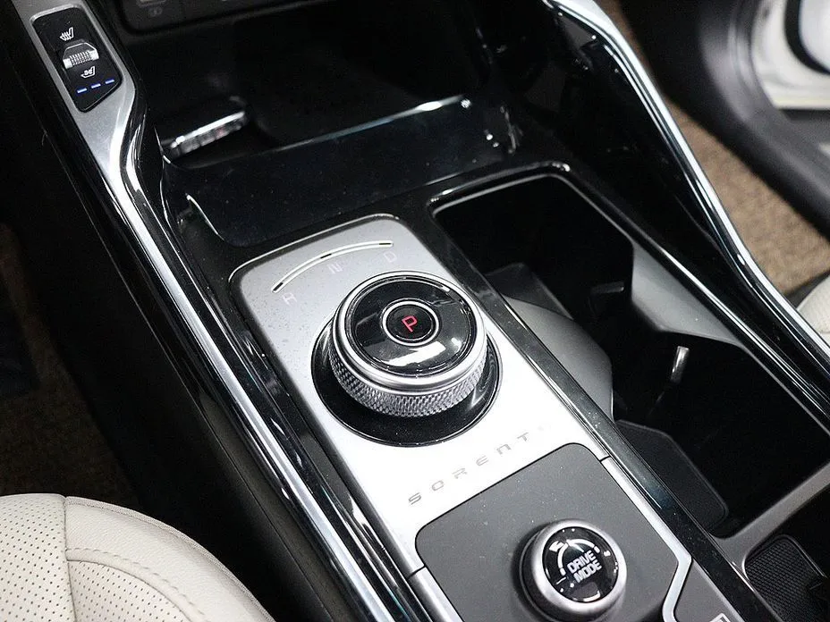 Kia Sorento — фото 10