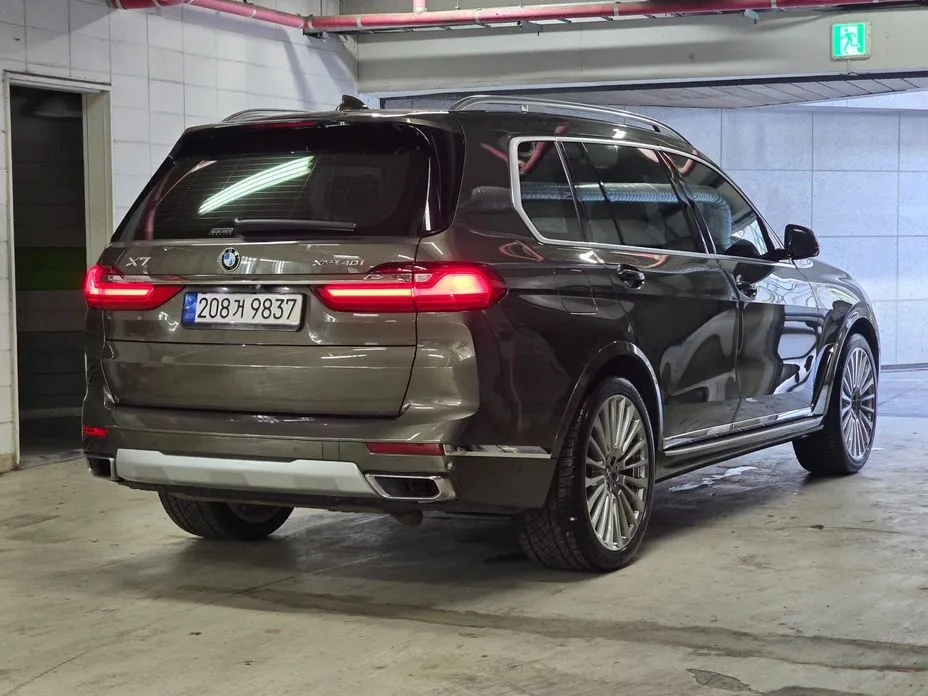 BMW X7 — фото 10