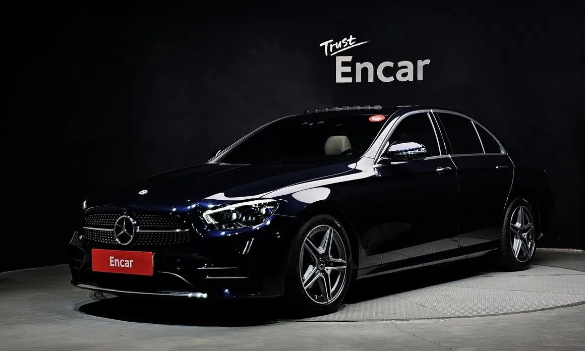 Mercedes-Benz E-Class — фото 1