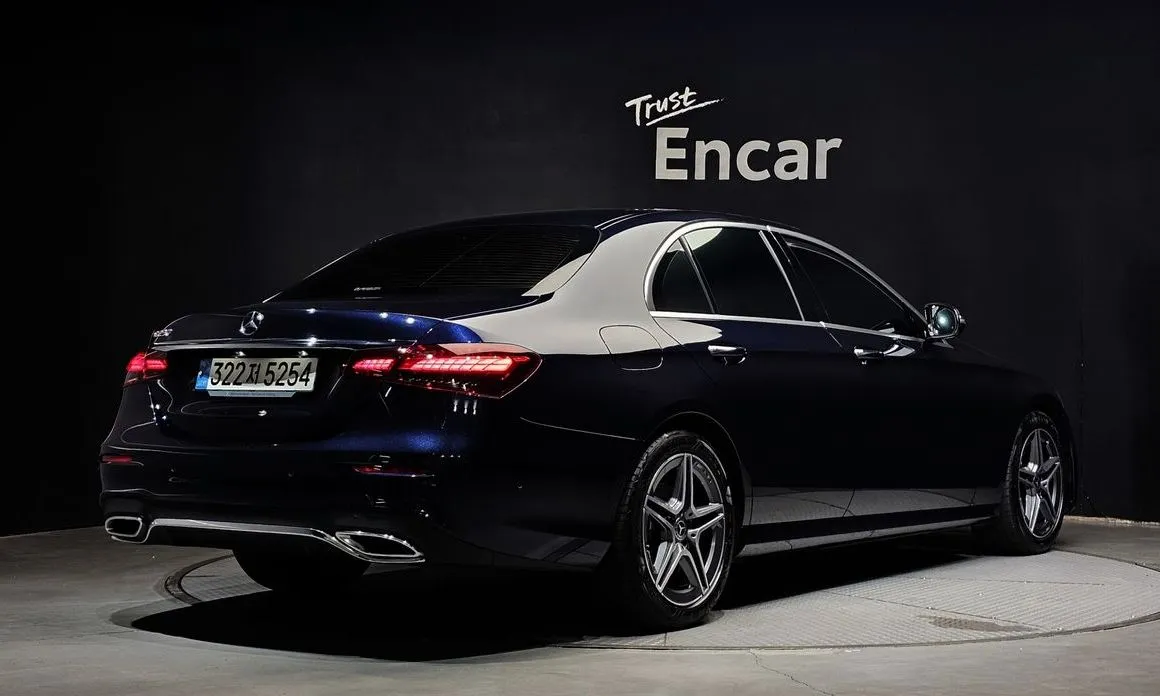 Mercedes-Benz E-Class — фото 5