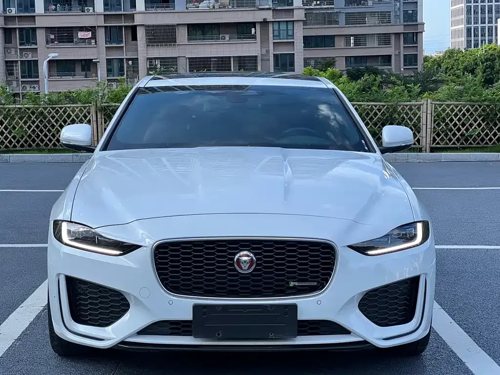 Jaguar XEL — фото 3