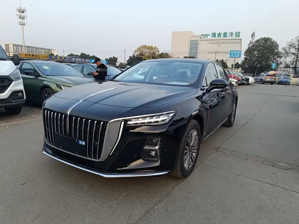 Hongqi H5 — фото 1