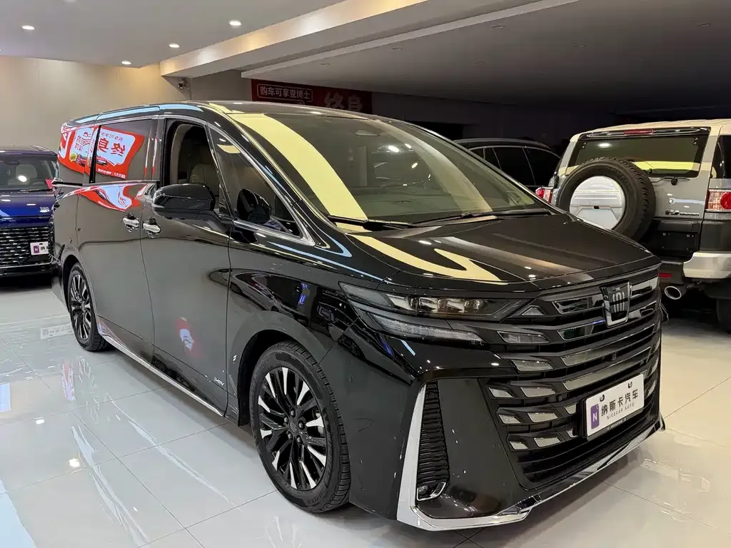 Toyota Vellfire — фото 9
