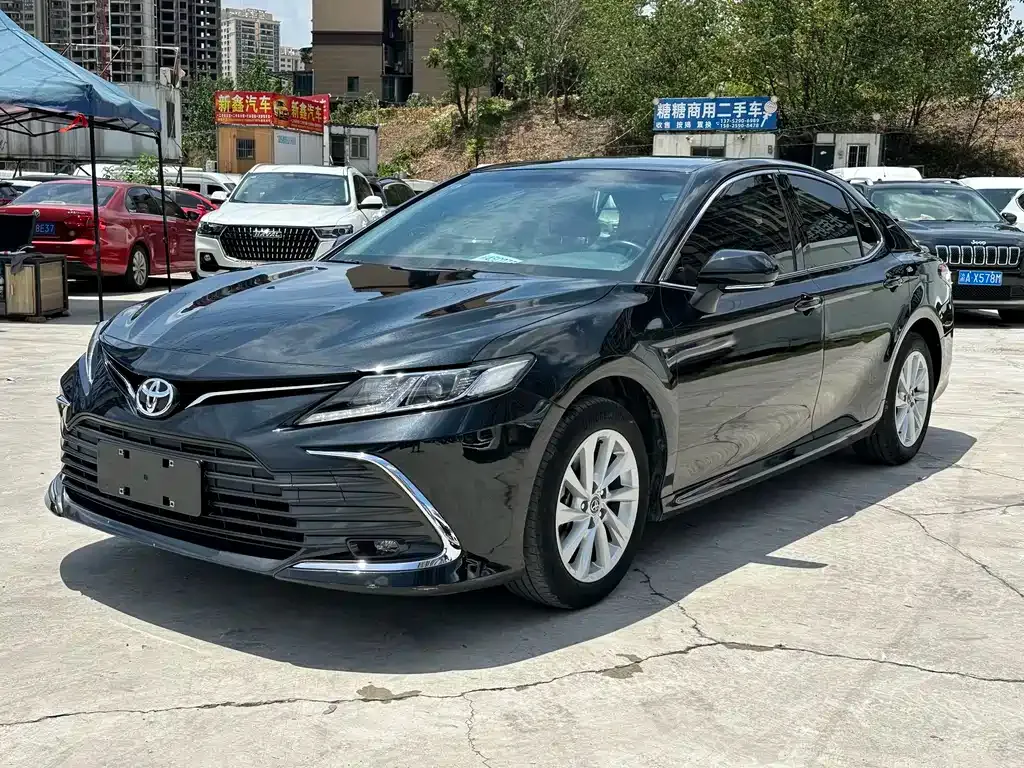 Toyota Camry — фото 4