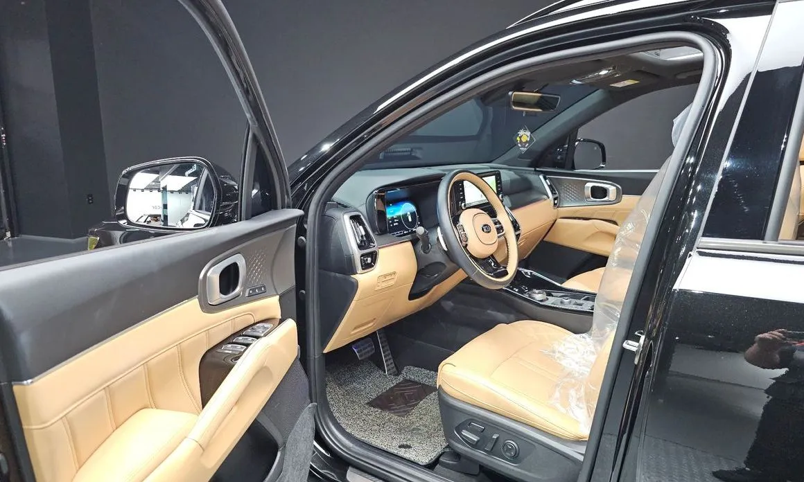 Kia Sorento — фото 8