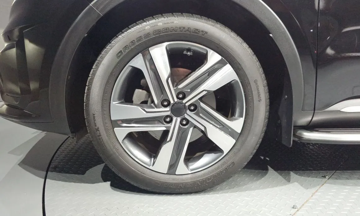 Kia Sorento — фото 5