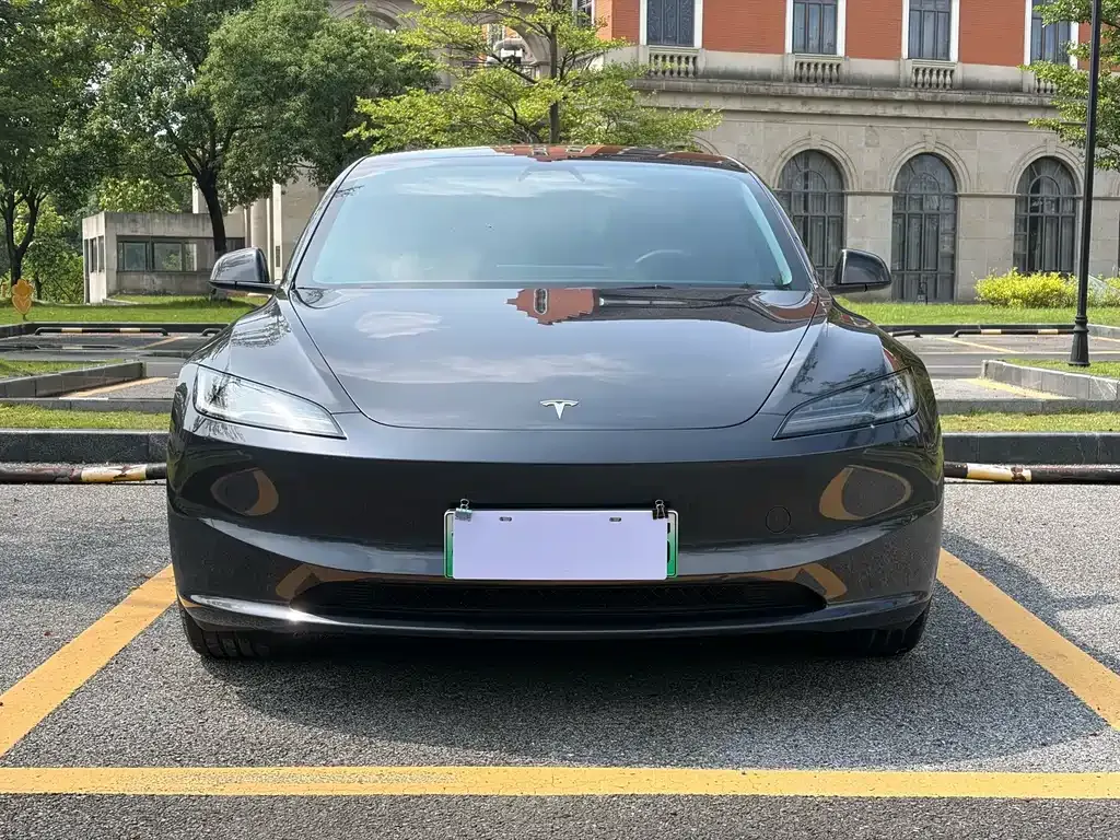 Tesla Model 3 — фото 7