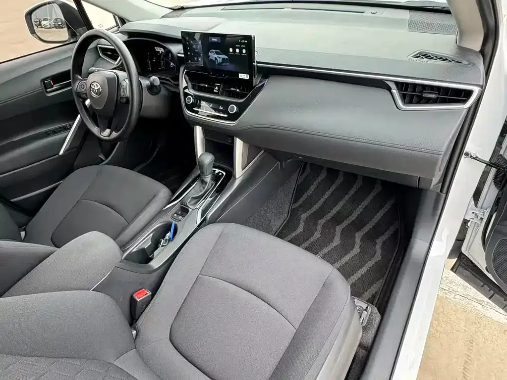 Toyota Corolla Cross — фото 4