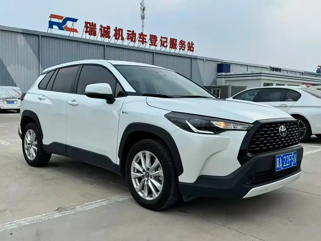 Toyota Corolla Cross — фото 10
