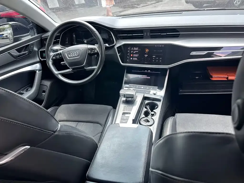 Audi A7L — фото 6